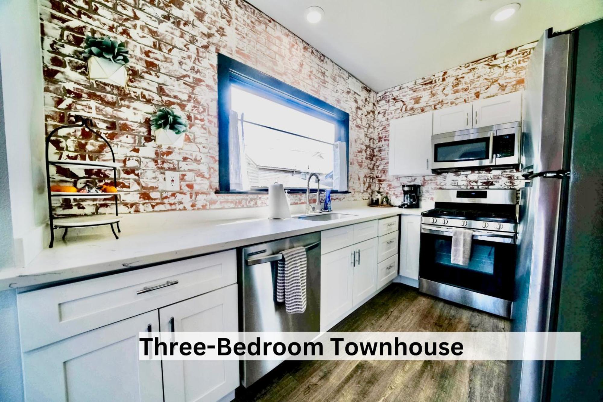 Boutique Apartment In Historic Downtown אלבני מראה חיצוני תמונה