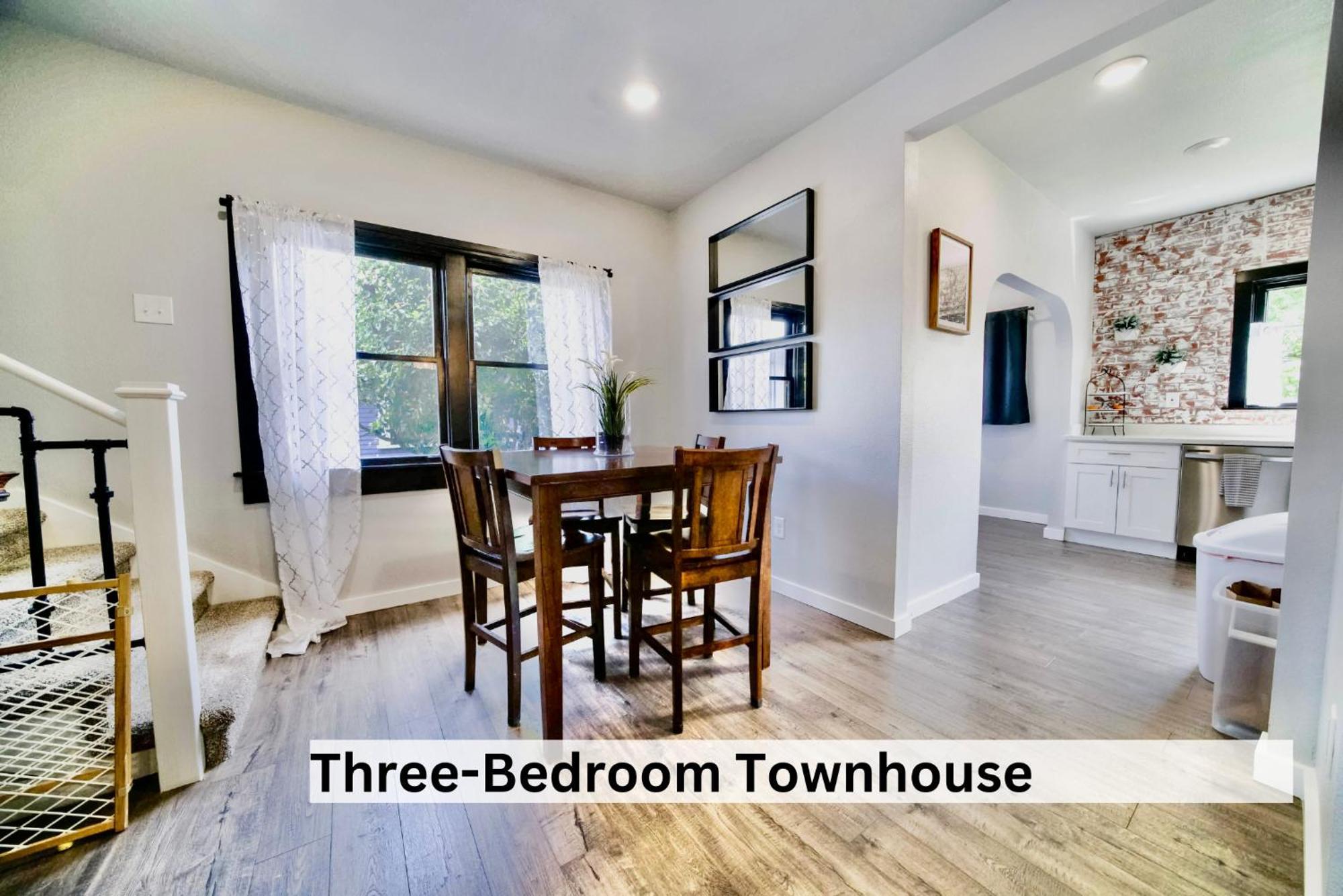 Boutique Apartment In Historic Downtown אלבני מראה חיצוני תמונה